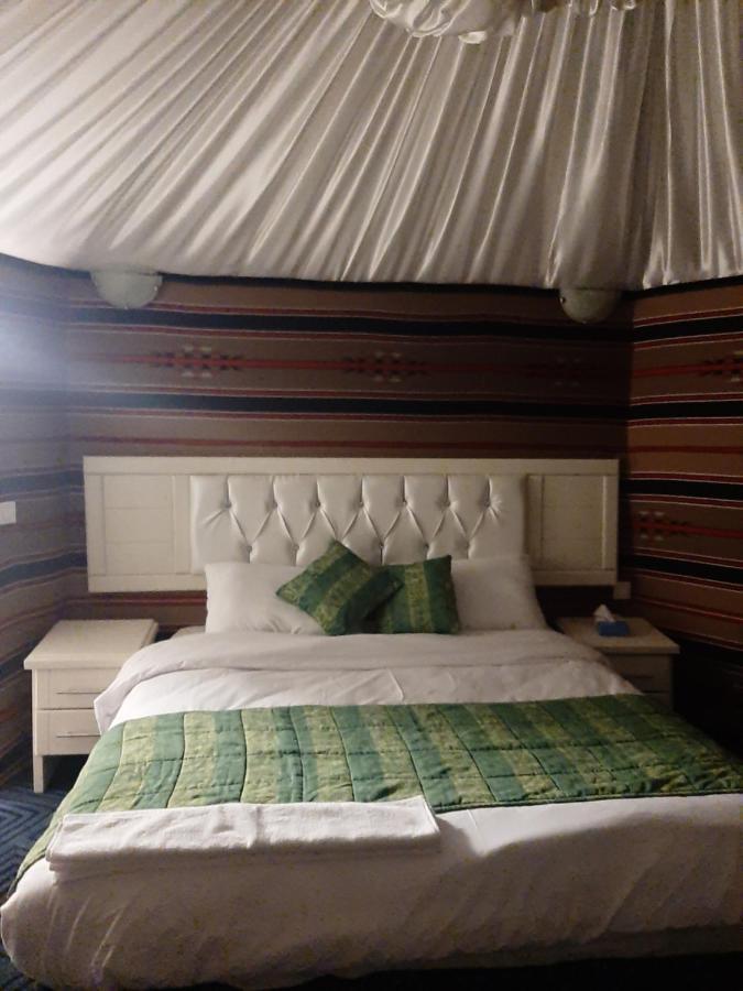 The Rock Camp Petra Hotel Wadi Musa Exterior photo